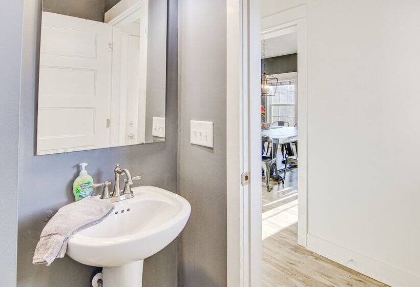 Mountain View, Fire Pit: Roomy Blue Ridge Home!