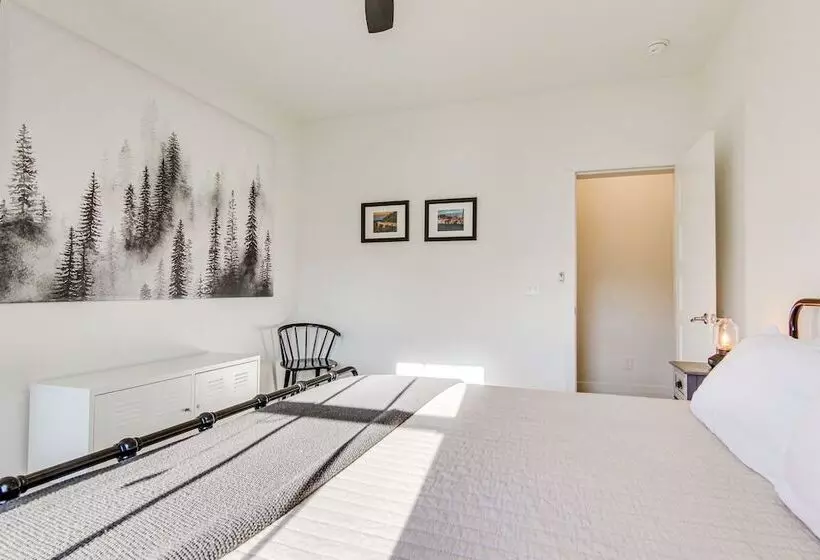 Mountain View, Fire Pit: Roomy Blue Ridge Home!