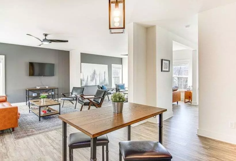 Mountain View, Fire Pit: Roomy Blue Ridge Home!