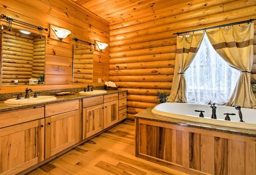 Spacious Twin Mountain Vacation Rental On 5 Acres!