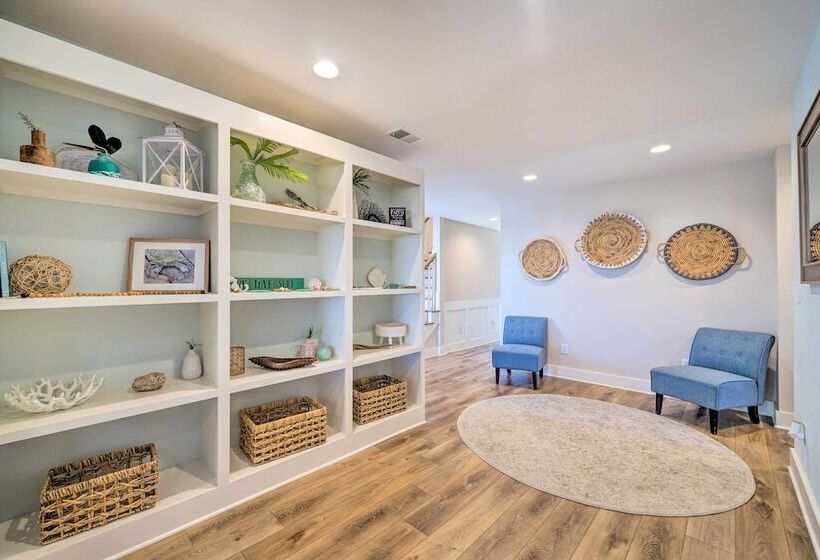 Stunning Surf City Home On Canal W/ Game Room!