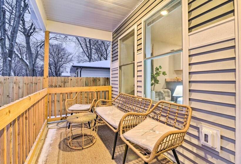 Stylish Retreat W/ Yard < 5 Mi To Msu Campus