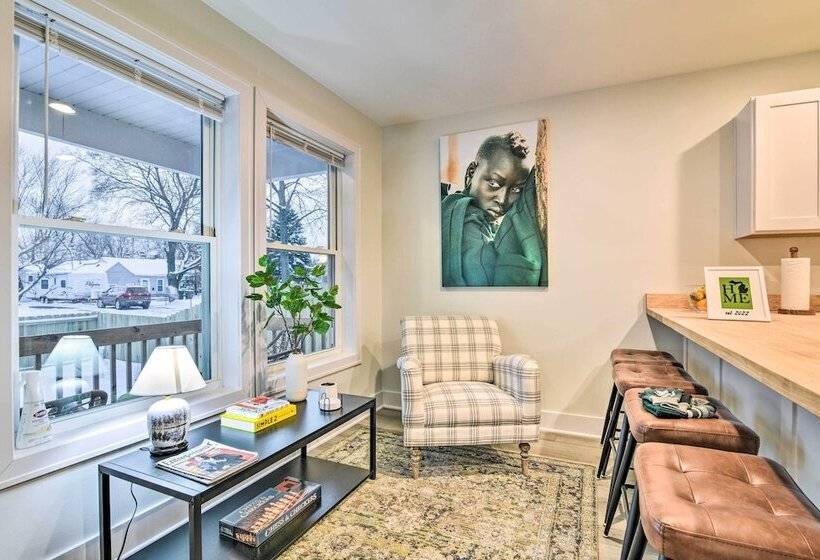 Stylish Retreat W/ Yard < 5 Mi To Msu Campus