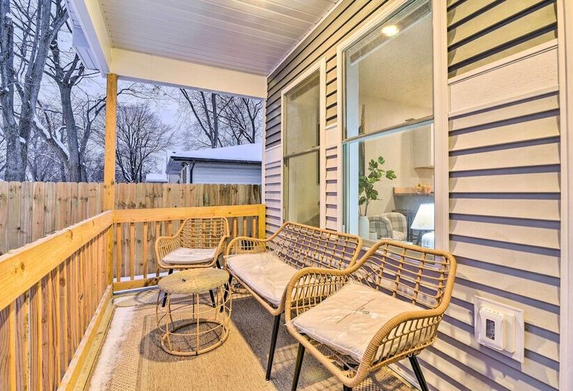 Stylish Retreat W/ Yard < 5 Mi To Msu Campus