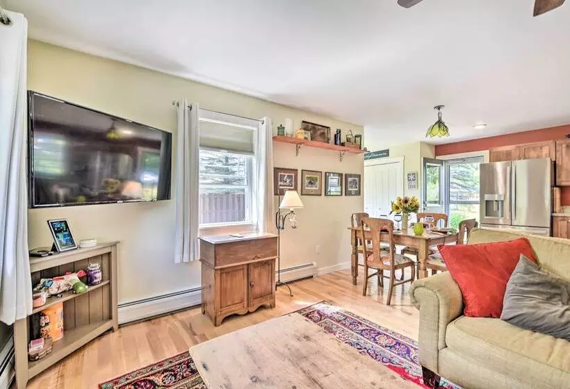 Sunny Morristown Home   Walk To Restaurants!