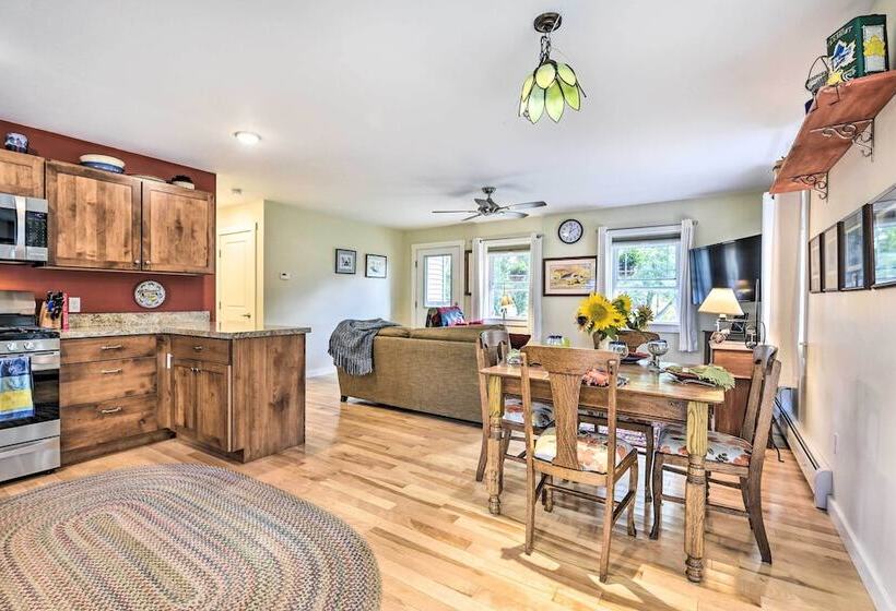 Sunny Morristown Home   Walk To Restaurants!