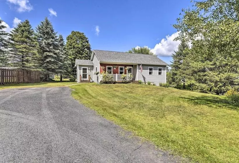 Sunny Morristown Home   Walk To Restaurants!