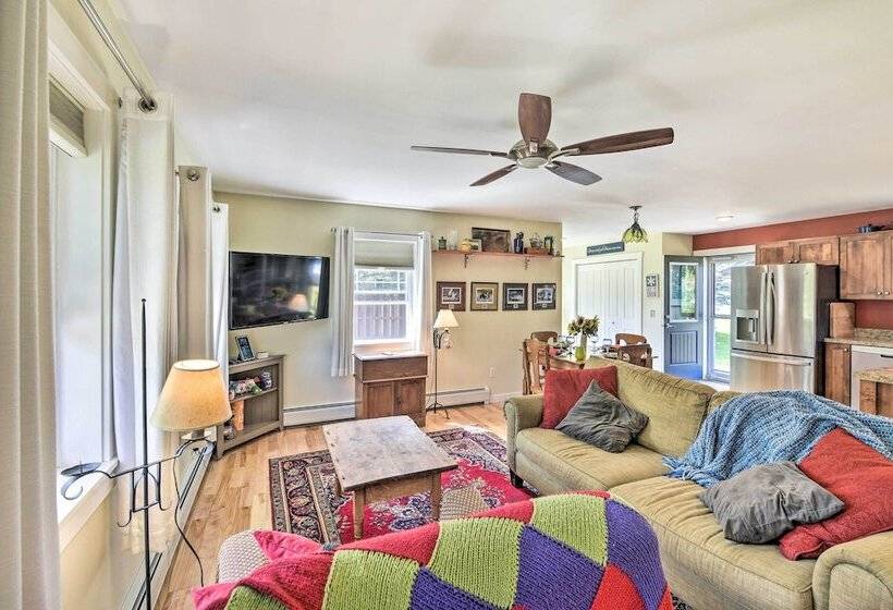 Sunny Morristown Home   Walk To Restaurants!