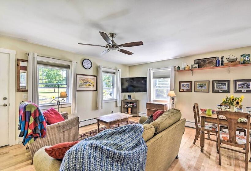 Sunny Morristown Home   Walk To Restaurants!