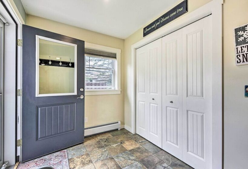 Sunny Morristown Home   Walk To Restaurants!