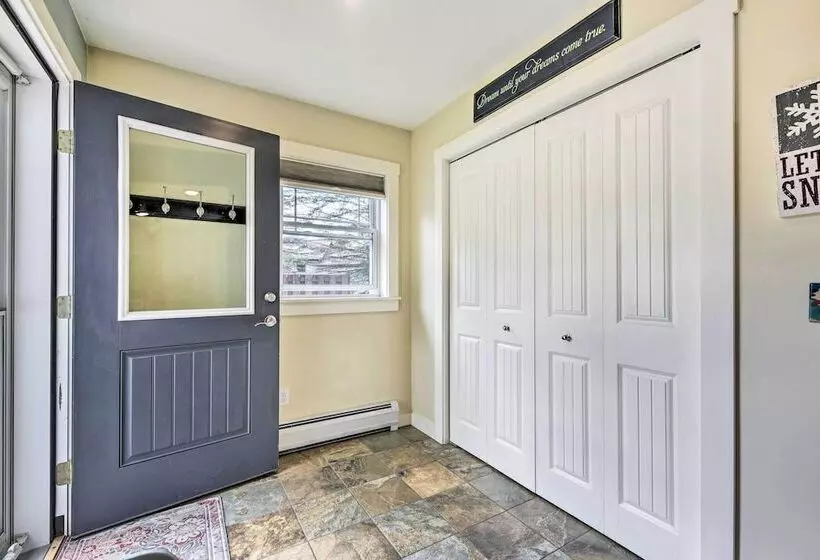 Sunny Morristown Home   Walk To Restaurants!