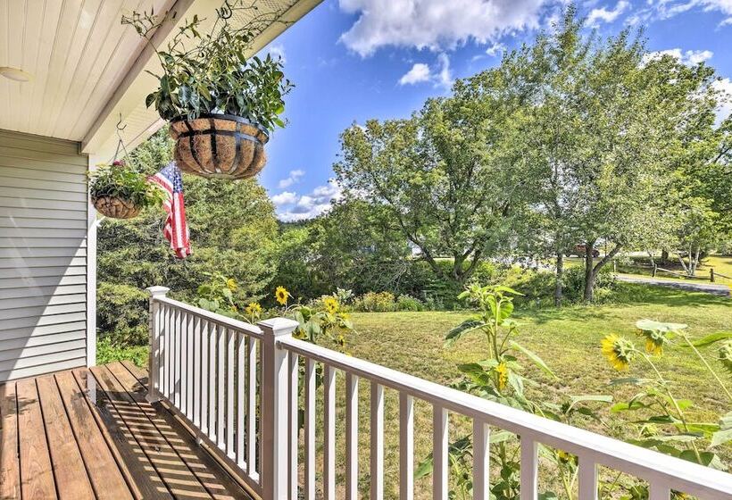 Sunny Morristown Home   Walk To Restaurants!