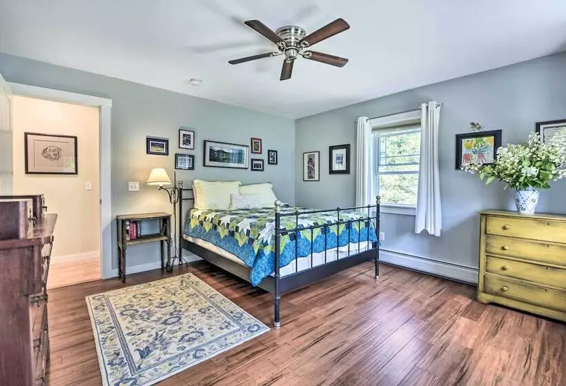 Sunny Morristown Home   Walk To Restaurants!