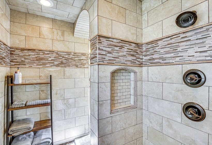 Unique Las Cruces Home W/ Patio + Gas Grill!