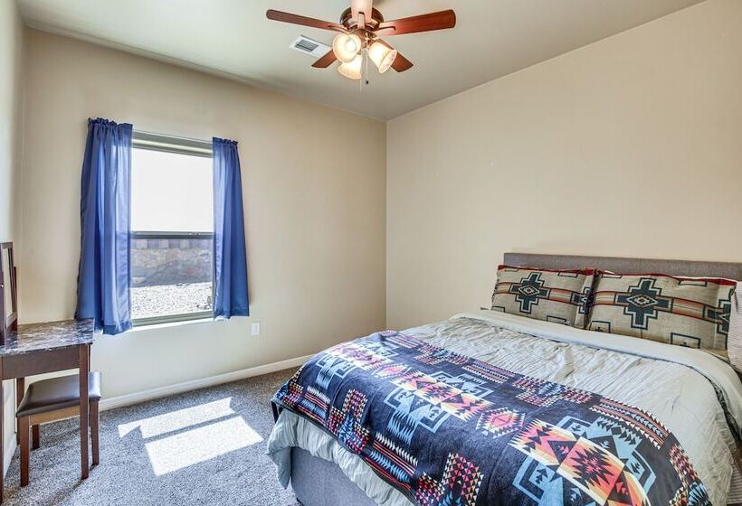 Unique Las Cruces Home W/ Patio + Gas Grill!