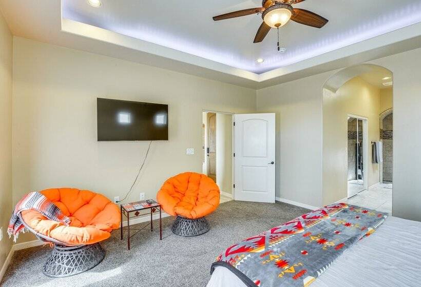 Unique Las Cruces Home W/ Patio + Gas Grill!