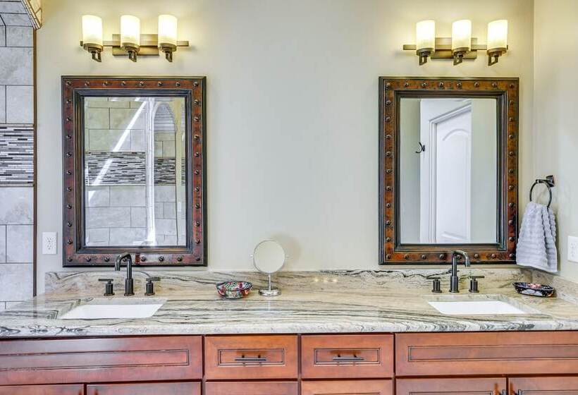 Unique Las Cruces Home W/ Patio + Gas Grill!