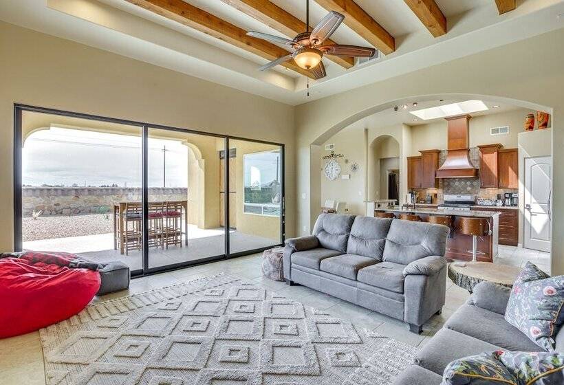 Unique Las Cruces Home W/ Patio + Gas Grill!