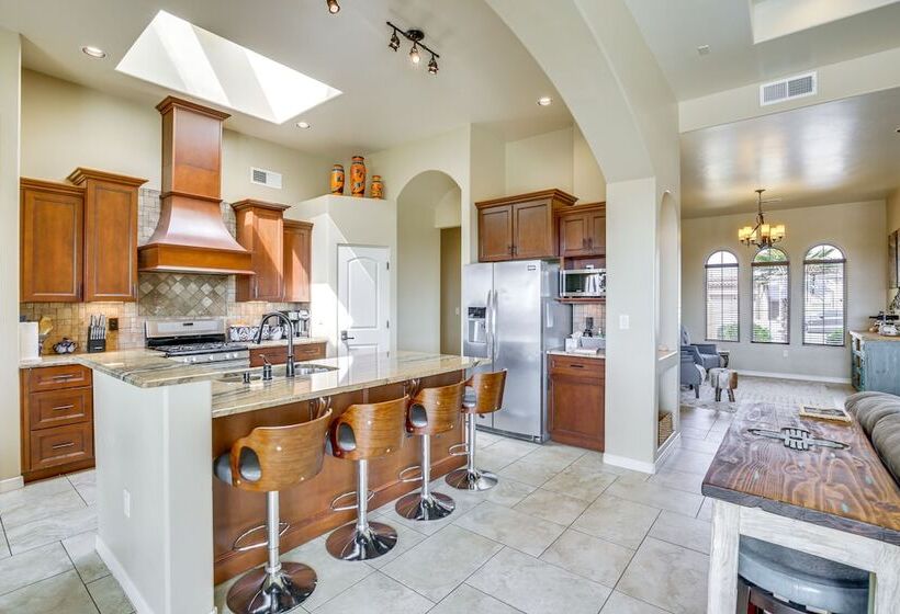 Unique Las Cruces Home W/ Patio + Gas Grill!