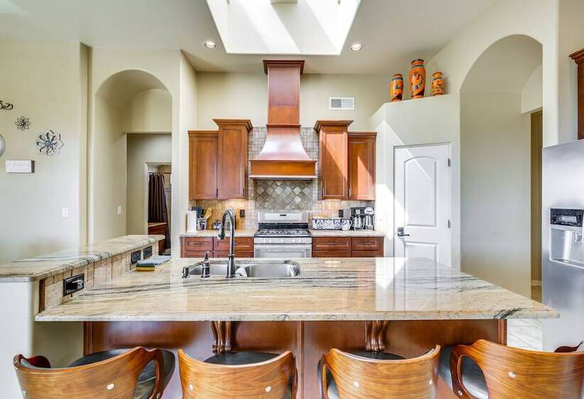 Unique Las Cruces Home W/ Patio + Gas Grill!