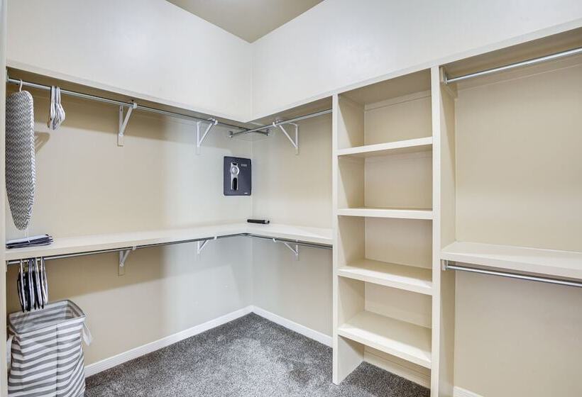 Unique Las Cruces Home W/ Patio + Gas Grill!