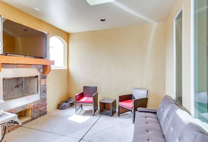 Unique Las Cruces Home W/ Patio + Gas Grill!