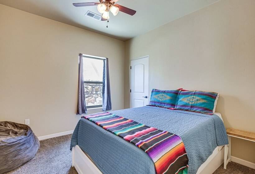 Unique Las Cruces Home W/ Patio + Gas Grill!