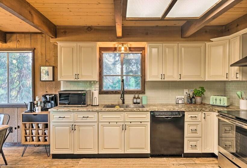 Near Trails: Cabin W/ 2 Level Deck In Twain Harte