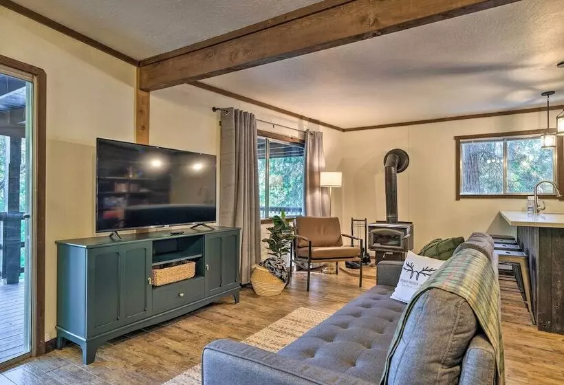 Near Trails: Cabin W/ 2 Level Deck In Twain Harte