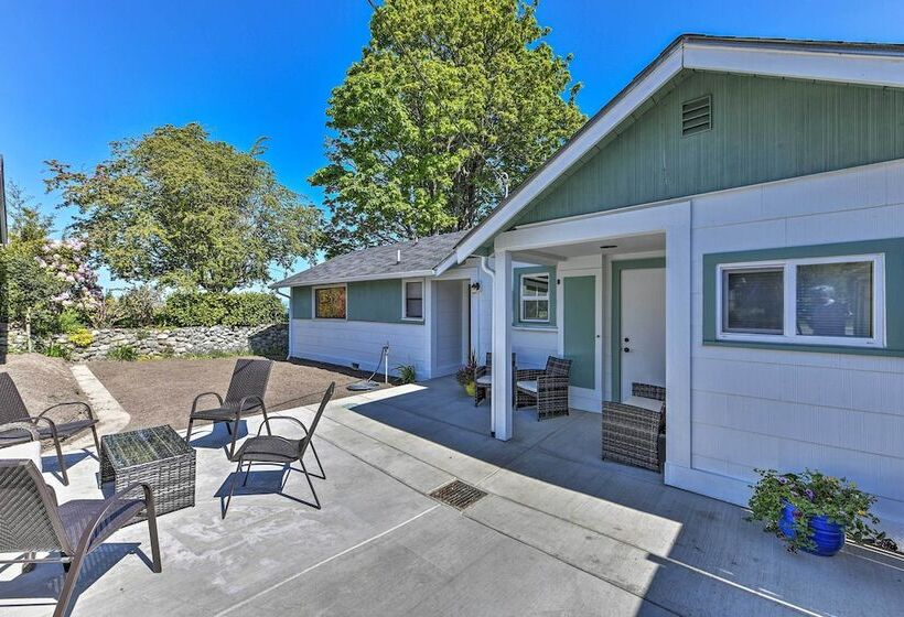 Waterfront Home ~ 6 Mi To Olympic National Park!