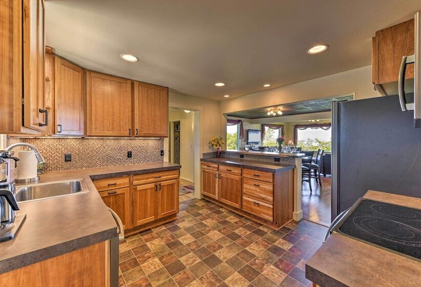 Waterfront Home ~ 6 Mi To Olympic National Park!