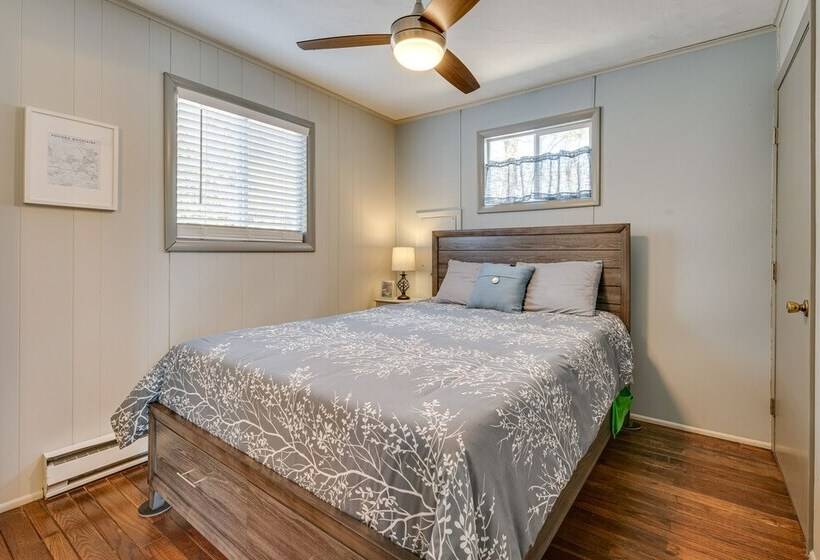 Dock & Sunroom: Waterfront Home Near Kalahari!