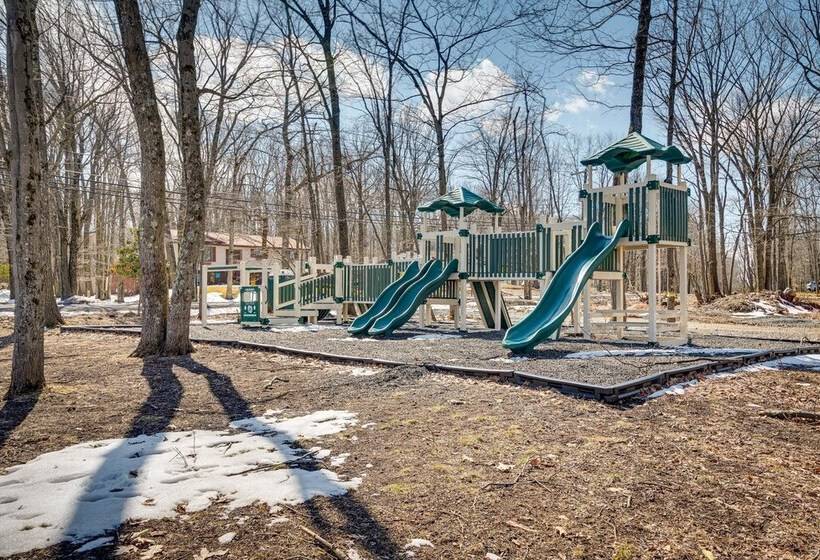 Dock & Sunroom: Waterfront Home Near Kalahari!