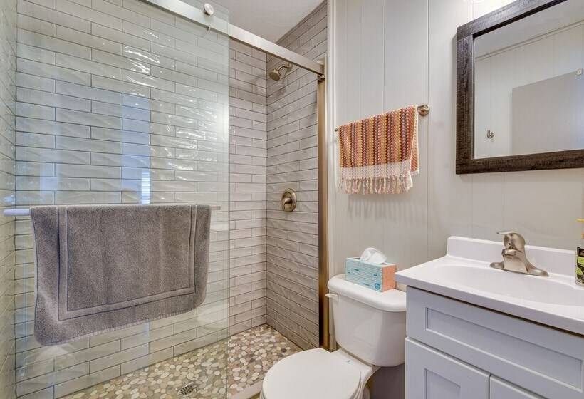 Dock & Sunroom: Waterfront Home Near Kalahari!