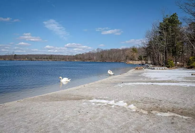 Dock & Sunroom: Waterfront Home Near Kalahari!
