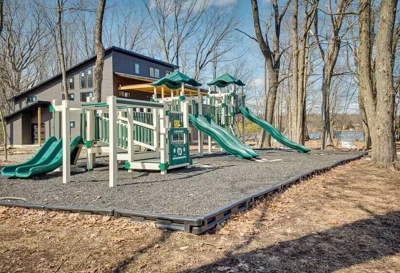 Dock & Sunroom: Waterfront Home Near Kalahari!