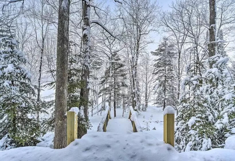 Waterfront Nelson Lake Cabin W/ Boat Dock!
