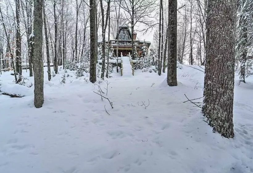 Waterfront Nelson Lake Cabin W/ Boat Dock!