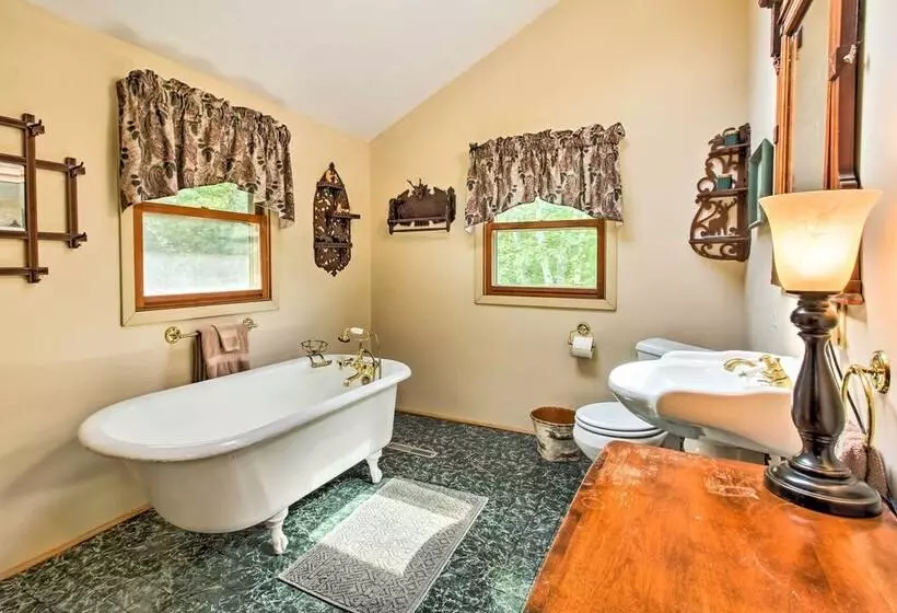 Wilderness Acres Retreat On Bear Lake!