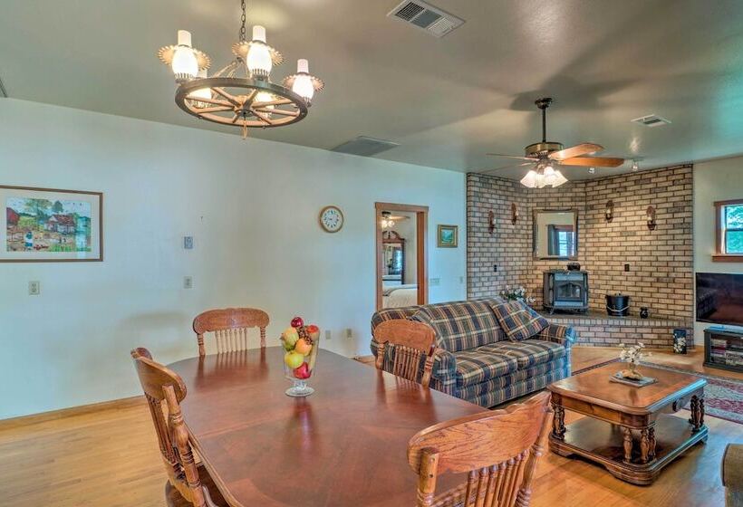 Beautiful Toledo Bend Retreat W/ Private Dock