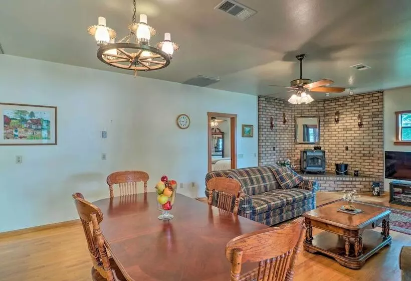 Beautiful Toledo Bend Retreat W/ Private Dock