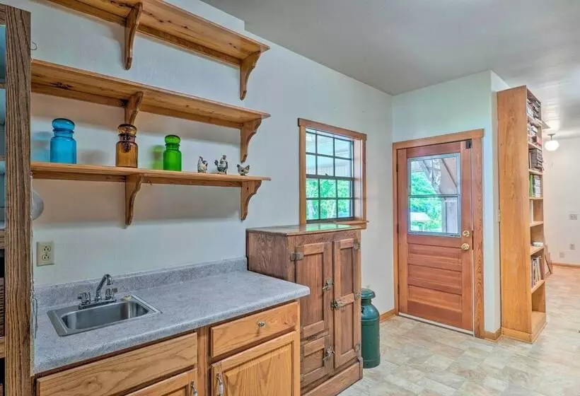 Beautiful Toledo Bend Retreat W/ Private Dock