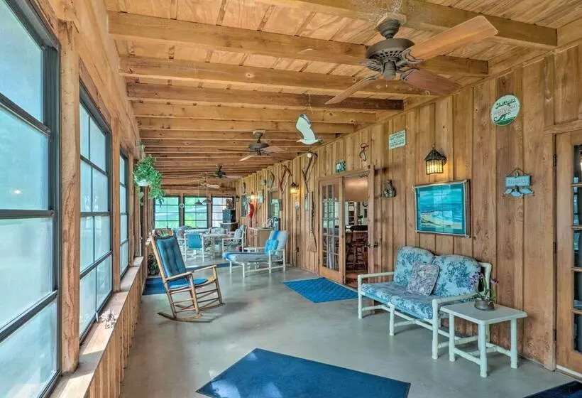 Beautiful Toledo Bend Retreat W/ Private Dock