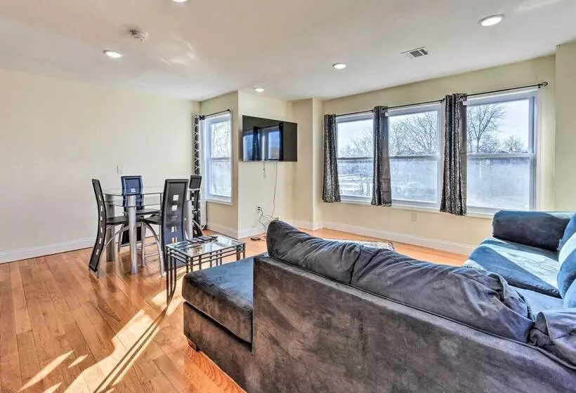 Bright Irvington Home ~ 2 Mi To Prudential Center!