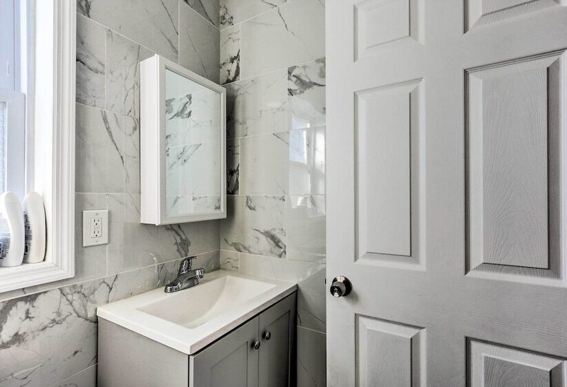 Bright Irvington Home ~ 2 Mi To Prudential Center!