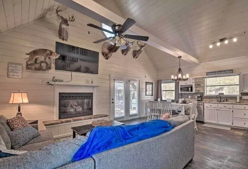 Broken Bow Cabin W/ Private Deck ~ 5 Mi To Lake!