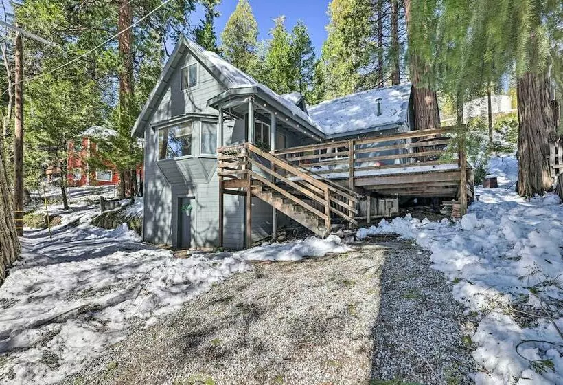 California Retreat W/ Deck, Fire Pit & Grill!