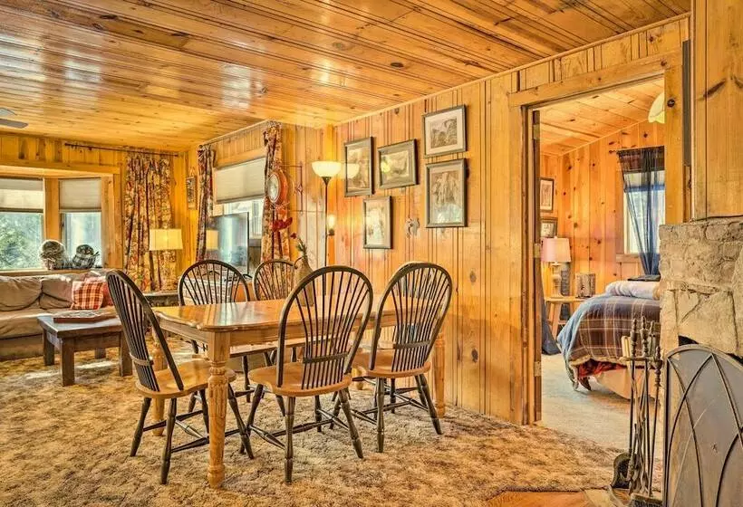 California Retreat W/ Deck, Fire Pit & Grill!