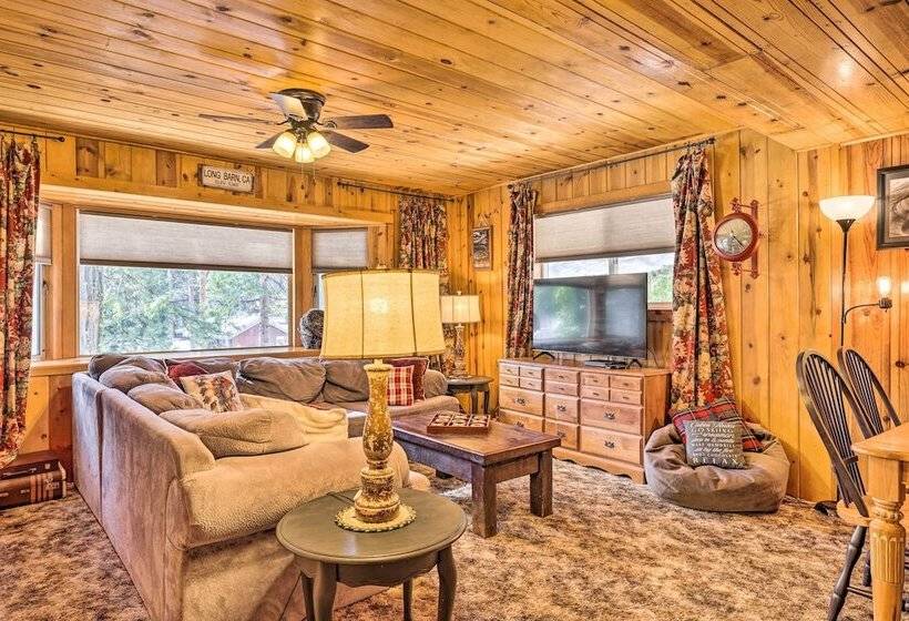 California Retreat W/ Deck, Fire Pit & Grill!