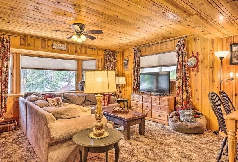 California Retreat W/ Deck, Fire Pit & Grill!